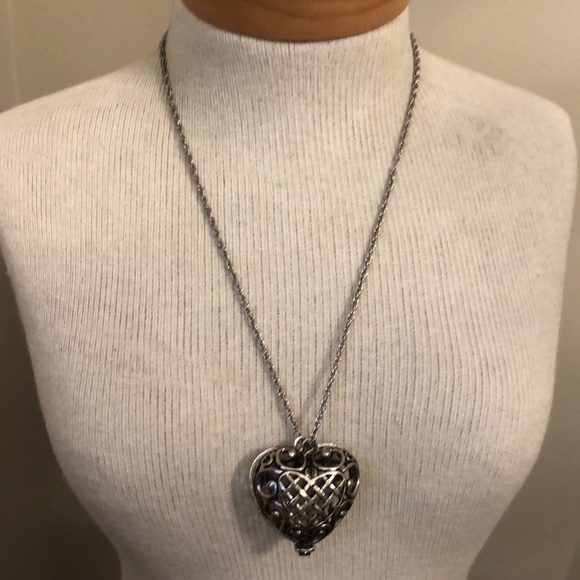 Vintage Filigree Open Cage Heart Necklace - Picture 6 of 17